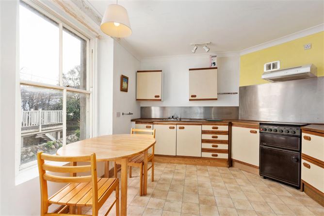 7 Breffni Terrace , Sandycove, Dublin