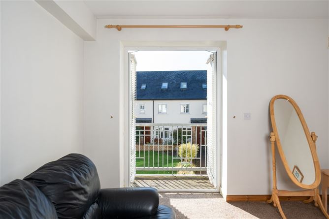 6 Anville Place, Anvil Court, New Street, Longford Town