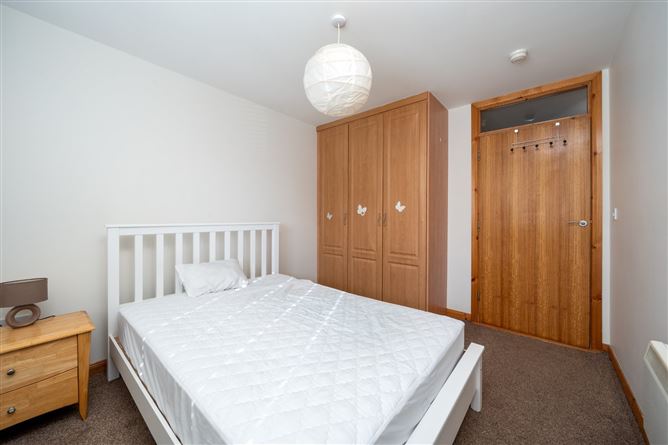 6 Anville Place, Anvil Court, New Street, Longford Town