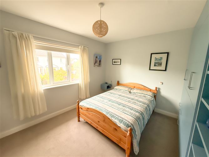 Photo 6 of 11 — 166 Castlefarm, Shankill, County Dublin