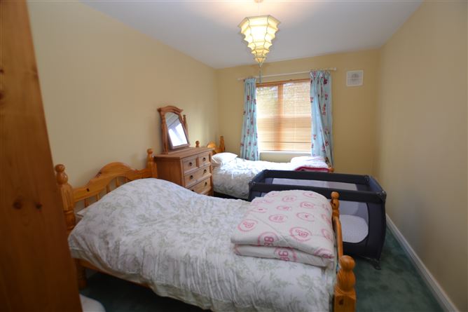 28 Tara Green, Ballymoney, Wexford