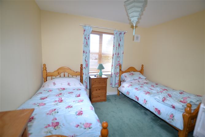 28 Tara Green, Ballymoney, Wexford