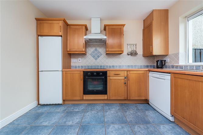 https://photos-a.propertyimages.ie/media/3/6/8/4962863/5ffcc764-7f9a-4869-903b-431574211629_l.jpg