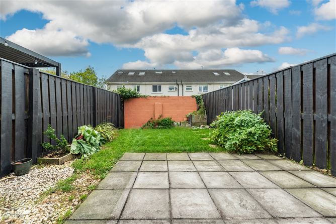 https://photos-a.propertyimages.ie/media/3/6/8/4962863/5ffcc764-7f9a-4869-903b-431574211629_l.jpg
