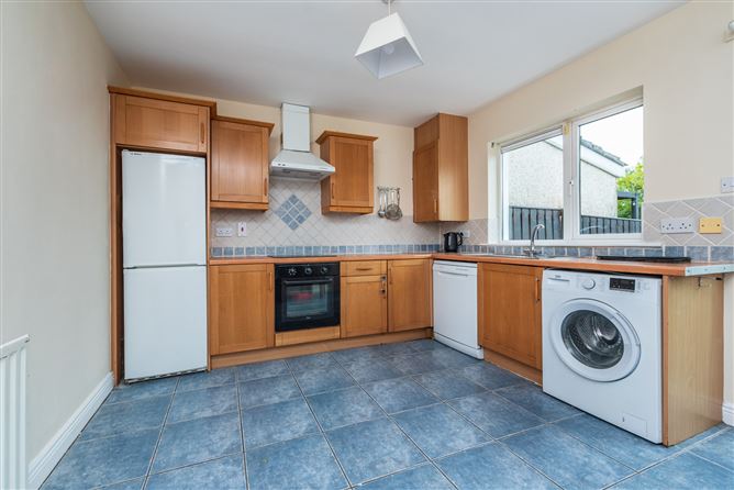 https://photos-a.propertyimages.ie/media/3/6/8/4962863/5ffcc764-7f9a-4869-903b-431574211629_l.jpg