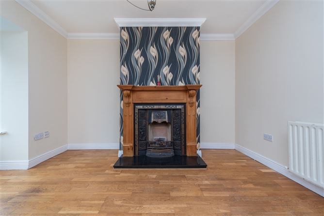 https://photos-a.propertyimages.ie/media/3/6/8/4962863/5ffcc764-7f9a-4869-903b-431574211629_l.jpg