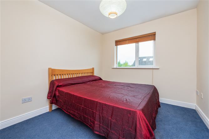 https://photos-a.propertyimages.ie/media/3/6/8/4962863/5ffcc764-7f9a-4869-903b-431574211629_l.jpg