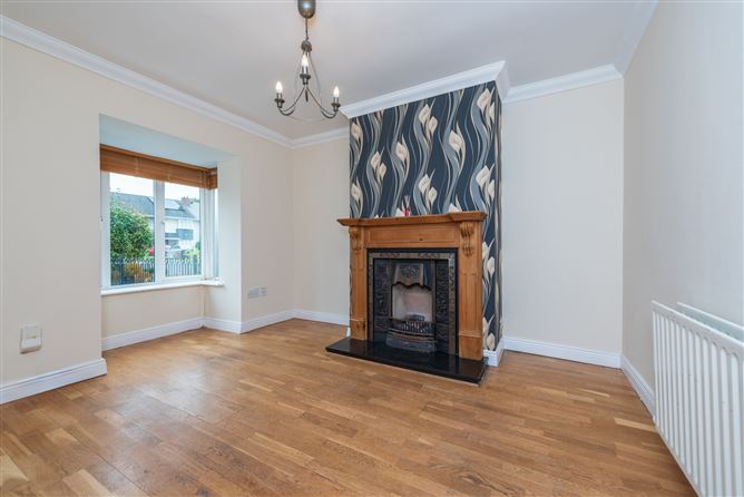 https://photos-a.propertyimages.ie/media/3/6/8/4962863/5ffcc764-7f9a-4869-903b-431574211629_l.jpg
