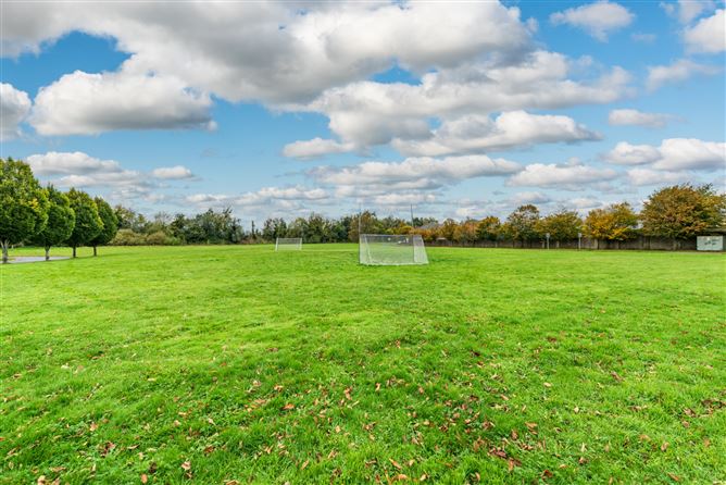 https://photos-a.propertyimages.ie/media/3/6/8/4962863/5ffcc764-7f9a-4869-903b-431574211629_l.jpg