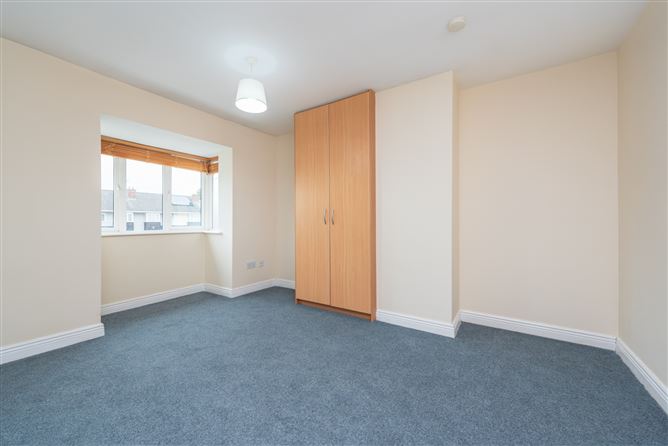 https://photos-a.propertyimages.ie/media/3/6/8/4962863/5ffcc764-7f9a-4869-903b-431574211629_l.jpg