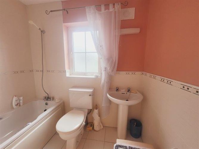 No 3 Manor Grove, Kinlough, Leitrim