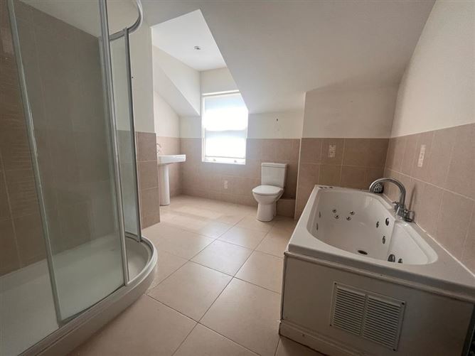 6 Bothar Bui, Omeath, Louth