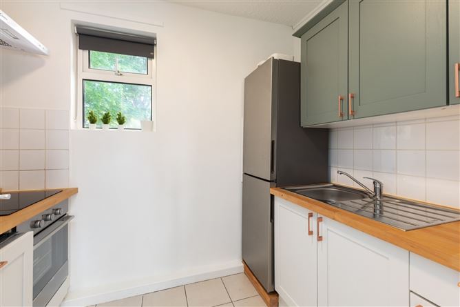 Photo 5 of 9 — Apartment 4, Claremont Court, Sandymount, Dublin 4