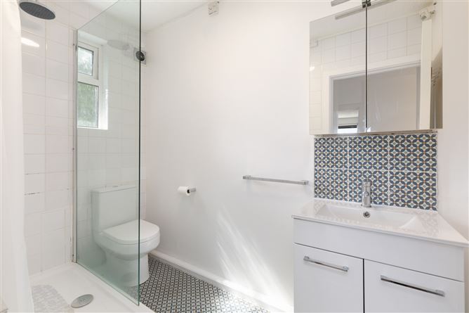 Photo 8 of 9 — Apartment 4, Claremont Court, Sandymount, Dublin 4