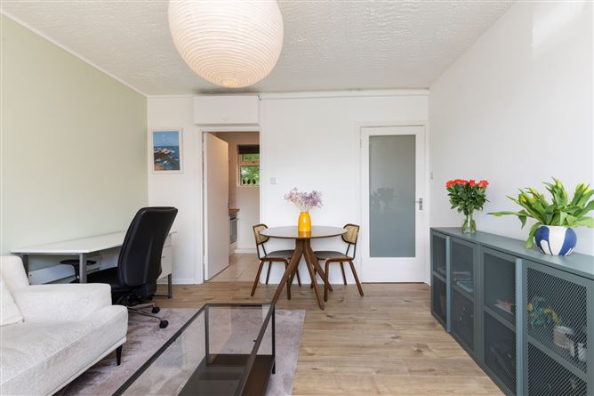Photo 4 of 9 — Apartment 4, Claremont Court, Sandymount, Dublin 4