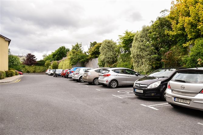 7 Binsin, Western Distributor Road, Knocknacarra, Galway
