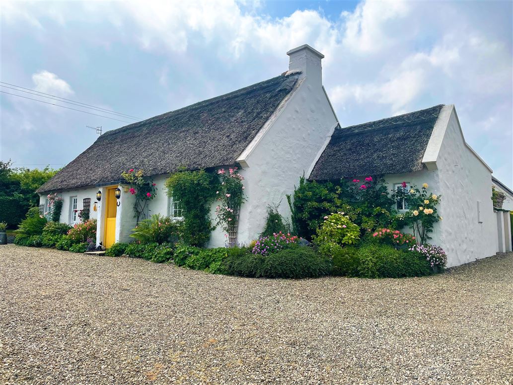 1 Ballyvaughan Cottage, Ballyvaughan, Clare - Murphy Gubbins Chartered ...