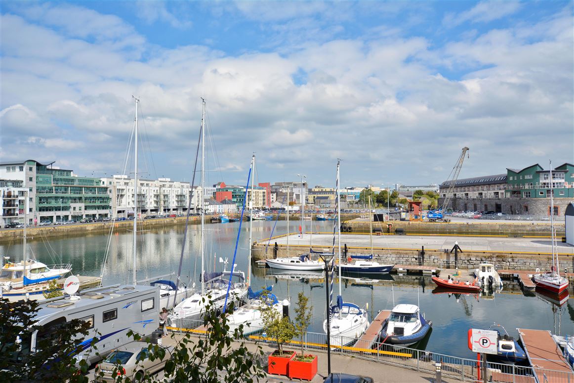 47 Ce Na Mara, Bothar Na Long, The Docks, Galway City
