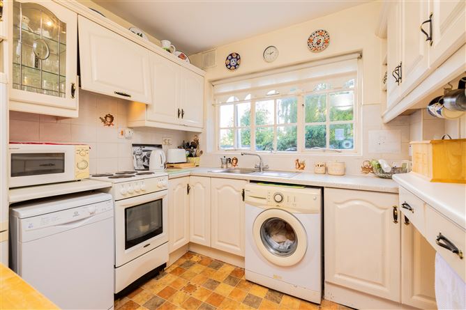 5 Camberley Elms, Upper Churchtown Road, Churchtown, Dublin 14