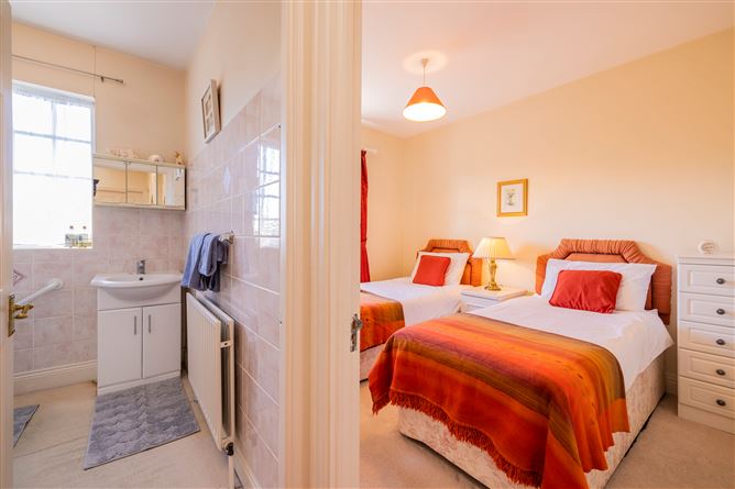 5 Camberley Elms, Upper Churchtown Road, Churchtown, Dublin 14