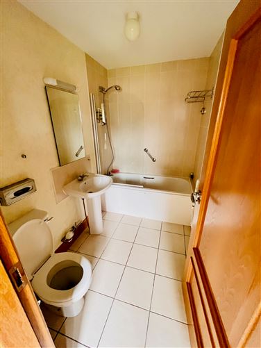 305 The Lodges Ballykisteen, Tipperary Town, Tipperary