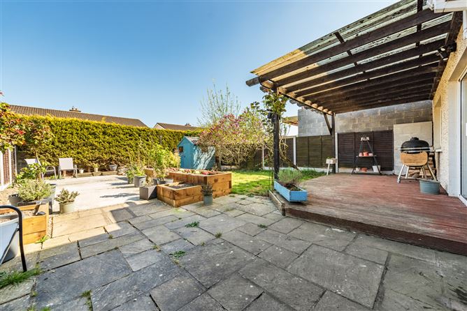 https://photos-a.propertyimages.ie/media/3/7/1/4941173/5e49ee23-43b1-41d7-8e52-056937795188_l.jpg