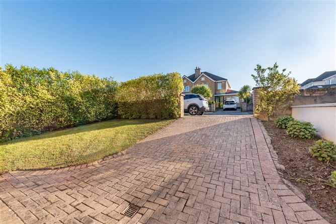 https://photos-a.propertyimages.ie/media/3/7/1/4941173/5e49ee23-43b1-41d7-8e52-056937795188_l.jpg