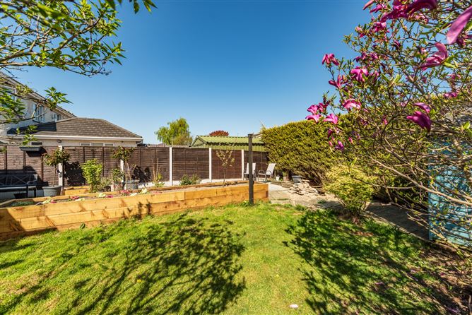 https://photos-a.propertyimages.ie/media/3/7/1/4941173/5e49ee23-43b1-41d7-8e52-056937795188_l.jpg