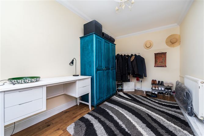 https://photos-a.propertyimages.ie/media/3/7/1/4941173/5e49ee23-43b1-41d7-8e52-056937795188_l.jpg