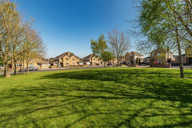 https://photos-a.propertyimages.ie/media/3/7/1/4941173/5e49ee23-43b1-41d7-8e52-056937795188_l.jpg