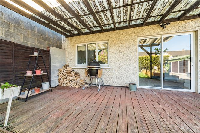 https://photos-a.propertyimages.ie/media/3/7/1/4941173/5e49ee23-43b1-41d7-8e52-056937795188_l.jpg