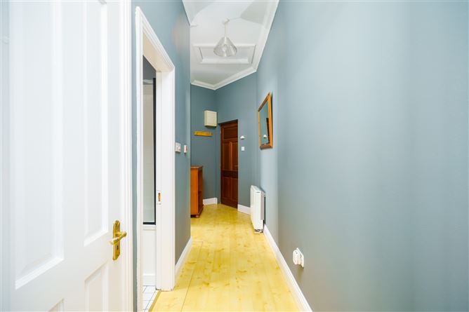 Apt 2 Sarsfield Court , Ballyfermot,   Dublin 10