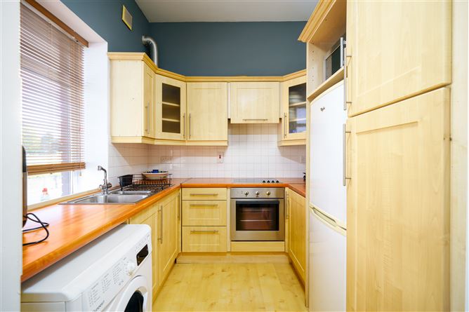 Apt 2 Sarsfield Court , Ballyfermot,   Dublin 10