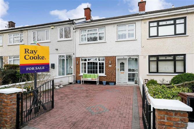 Photo 1 of 32 — 9 Hillcrest Avenue, Lucan, Co. Dublin