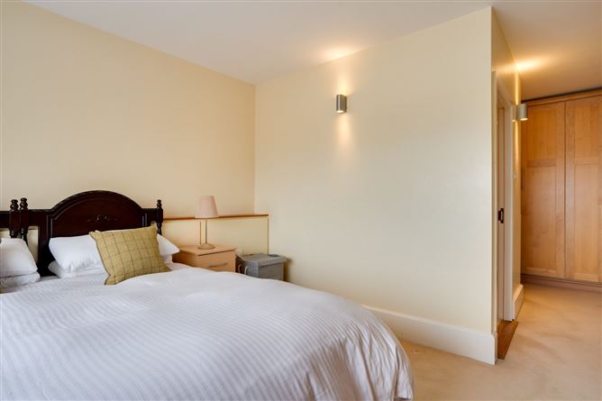 15 Ashurst, Mount Merrion Avenue, Blackrock, Co. Dublin