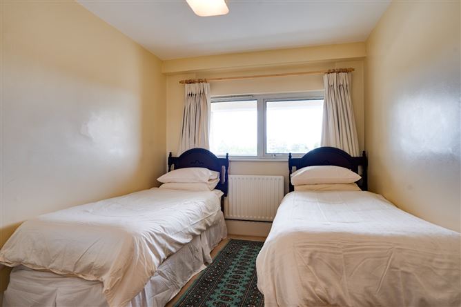 15 Ashurst, Mount Merrion Avenue, Blackrock, Co. Dublin