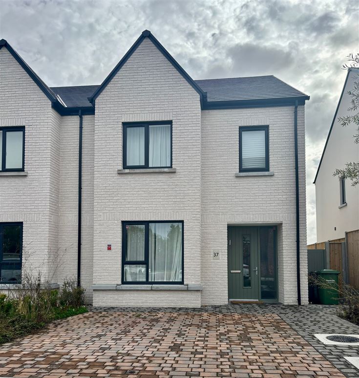 37 The Crescent, Stonehaven, Naas, Kildare