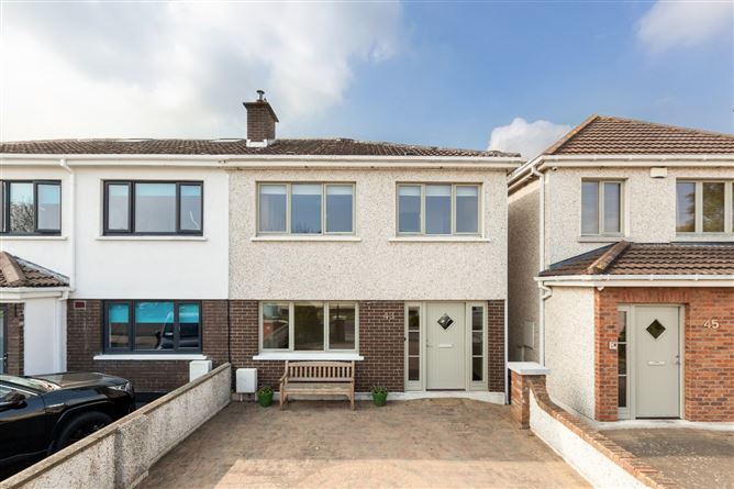 Main image for 43 Willow Park Close, Glasnevin, Dublin 11