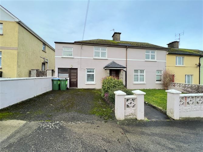 Main image for 18 St Patricks Avenue, Tipperary Town, Tipperary