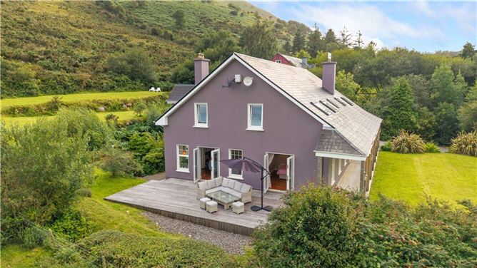 Alder, Dunloe Upper, Beaufort, Killarney, Co. Kerry