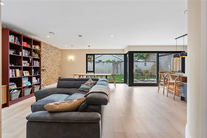 26 The Crescent, Beaumont, Ballintemple, Cork