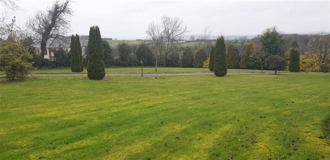 Via Longa, Behernagh, Virginia, Co. Cavan