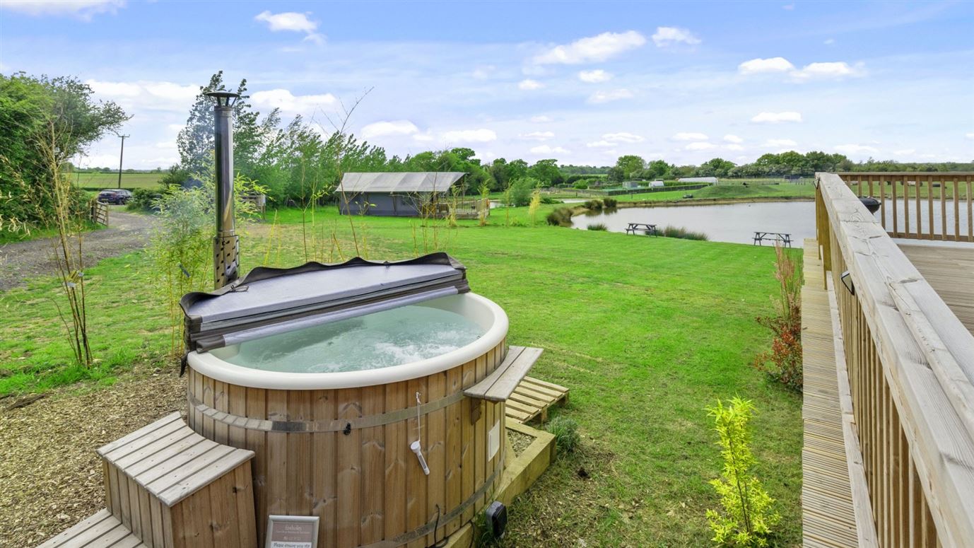 The Lakeside Glam,Hertford, Hertfordshire, United Kingdom