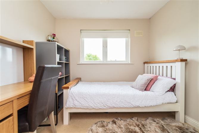 10 Ban na Greinne, Craddockstown Road, Naas, Co. Kildare