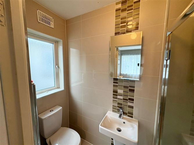 37 The Drive, Earls Court, Kill, Co. Kildare