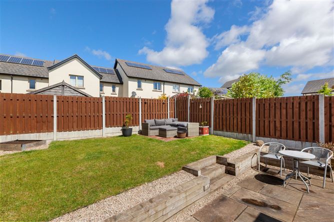 https://photos-a.propertyimages.ie/media/3/7/5/5000573/e9179639-dd93-4277-950e-8b92f47bfbc2_l.jpg
