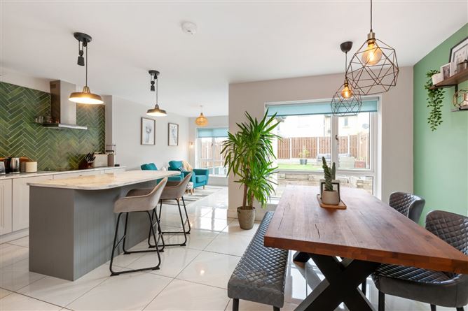 https://photos-a.propertyimages.ie/media/3/7/5/5000573/e9179639-dd93-4277-950e-8b92f47bfbc2_l.jpg