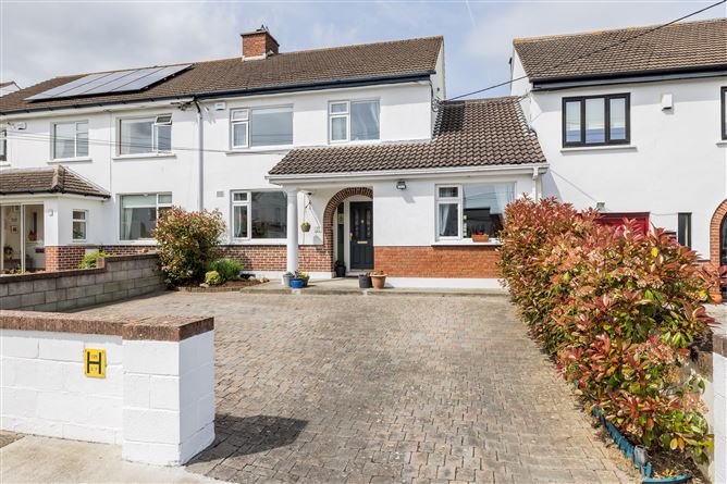 https://photos-a.propertyimages.ie/media/3/7/5/5002573/5252d1e1-d3c2-4075-8fa6-a8d30cdd987a_l.jpg