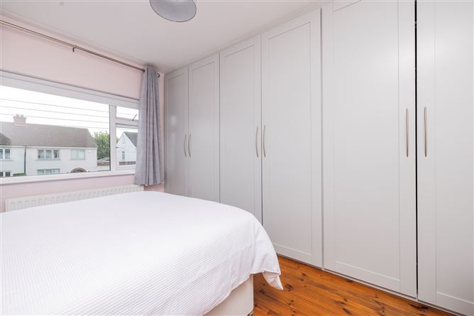 https://photos-a.propertyimages.ie/media/3/7/5/5002573/5252d1e1-d3c2-4075-8fa6-a8d30cdd987a_l.jpg