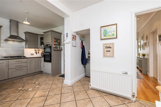 https://photos-a.propertyimages.ie/media/3/7/5/5002573/5252d1e1-d3c2-4075-8fa6-a8d30cdd987a_l.jpg